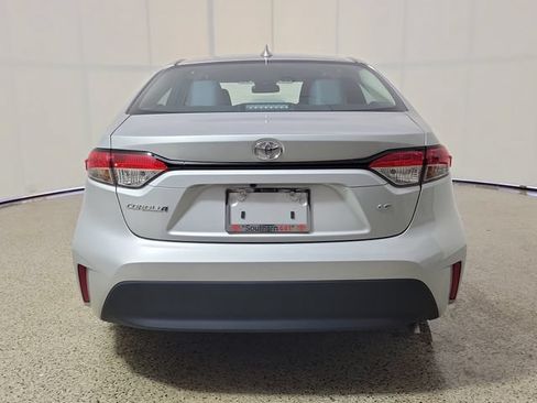 Used 2025 Toyota Corolla LE FWD image 6
