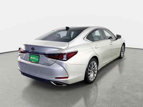 Used 2022 Lexus ES 350 Ultra Luxury w/ Accessory Package 2 FWD image 7