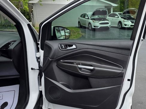 Used 2016 Ford Escape SE FWD image 29