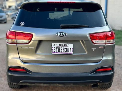 Used 2016 Kia Sorento L FWD image 8