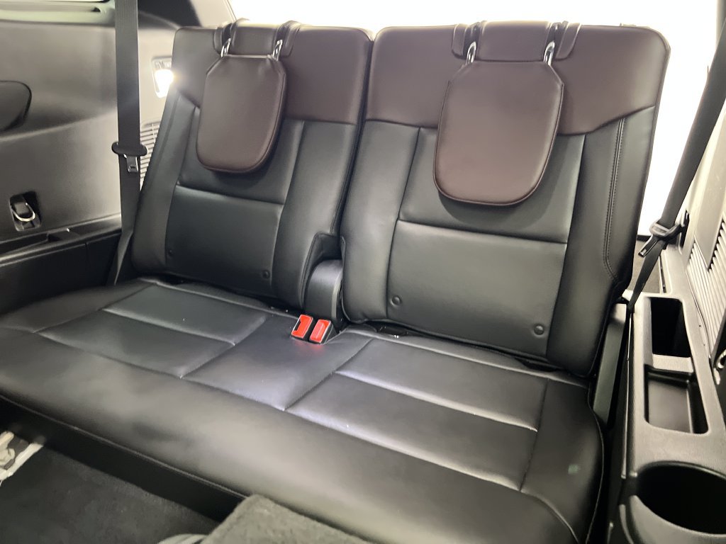 Used 2023 Ford Explorer Platinum w/ Technology Package AWD/4WD image 23