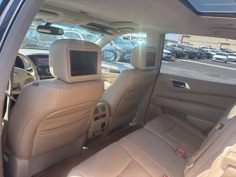 Used 2013 Nissan Pathfinder Platinum w/ Platinum Premium Pkg AWD/4WD image 12