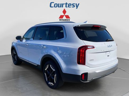 Used 2025 Kia Telluride S AWD/4WD image 3