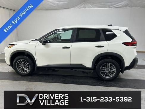 Used 2023 Nissan Rogue S AWD/4WD image 6