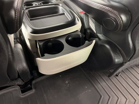 Used 2019 Chrysler Pacifica Touring-L FWD image 42