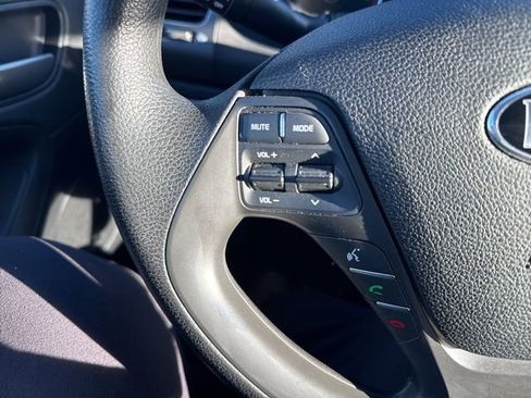 Used 2017 Kia Forte LX w/ LX Popular Package image 18