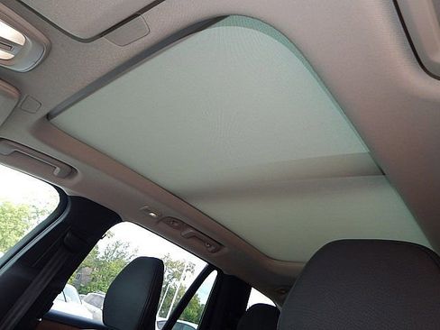 Certified 2025 Volvo XC90 B6 Plus image 17