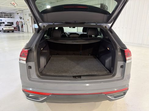 Used 2022 Volkswagen Atlas Cross Sport SE FWD image 27