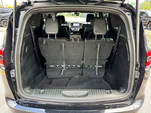 Used 2025 Chrysler Pacifica Select FWD image 26