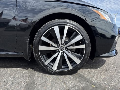 Used 2019 Nissan Altima 2.5 SR w/ SR Premium Package AWD/4WD image 9