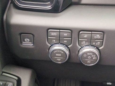 New 2026 GMC Sierra 1500 AT4 w/ AT4 Premium Package AWD/4WD image 18