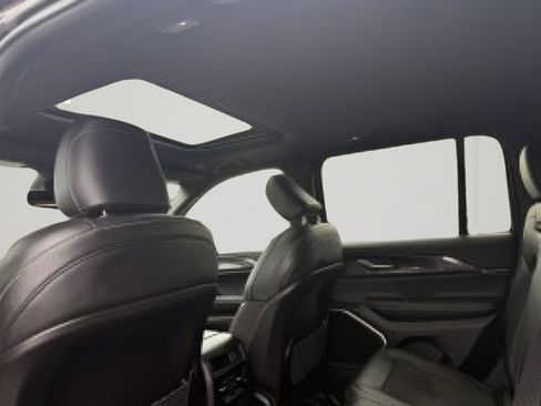 Used 2022 Jeep Grand Cherokee Altitude image 34