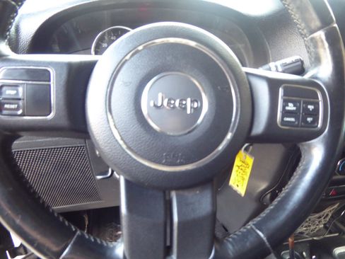 Used 2012 Jeep Wrangler Unlimited Sport AWD/4WD image 10