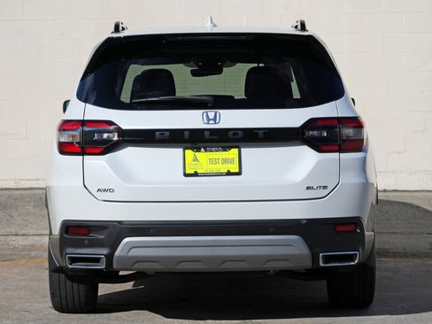 Used 2023 Honda Pilot Elite image 53