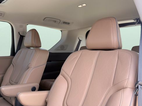 Used 2025 INFINITI QX80 Sensory AWD/4WD image 36
