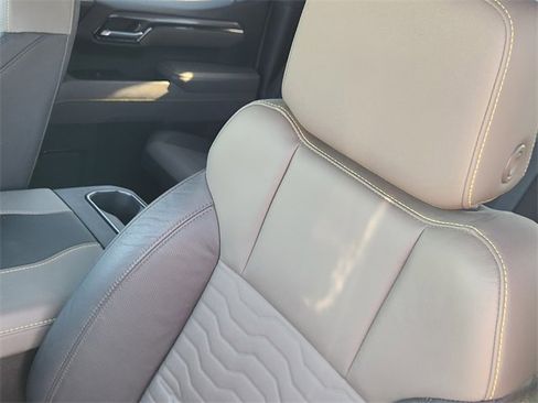 Used 2024 Chevrolet Silverado 1500 ZR2 w/ Technology Package image 24