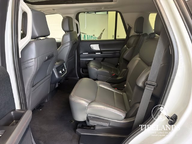 Used 2025 Ford Expedition Active RWD image 30