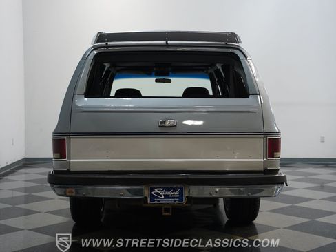 Used 1990 Chevrolet Suburban 2WD image 25