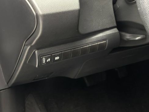 Used 2024 Toyota Corolla LE w/ LE Convenience Package FWD image 18