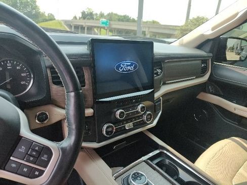 Used 2023 Ford Expedition Limited AWD/4WD image 24