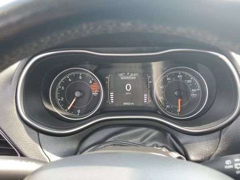 Used 2021 Jeep Cherokee Latitude Plus AWD/4WD image 25