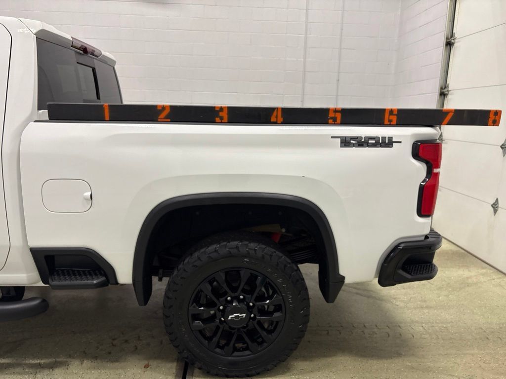 Used 2025 Chevrolet Silverado 3500 LTZ w/ LTZ Plus Package AWD/4WD image 13