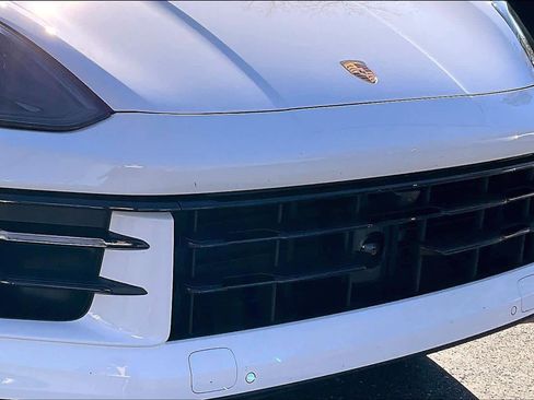 Used 2024 Porsche Cayenne image 31