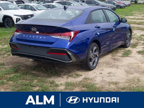 New 2025 Hyundai Elantra Sport image 5