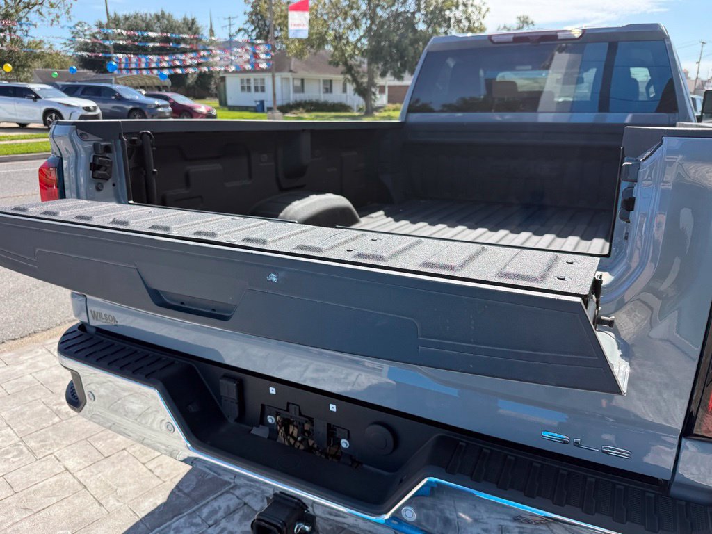 Used 2025 GMC Sierra 3500 SLE w/ Preferred Package RWD image 24