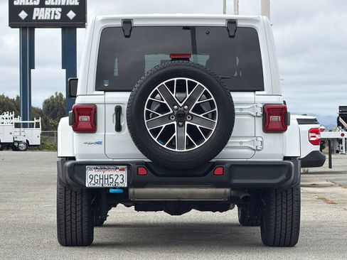 Used 2023 Jeep Wrangler Unlimited Sahara w/ Cold Weather Group AWD/4WD image 5