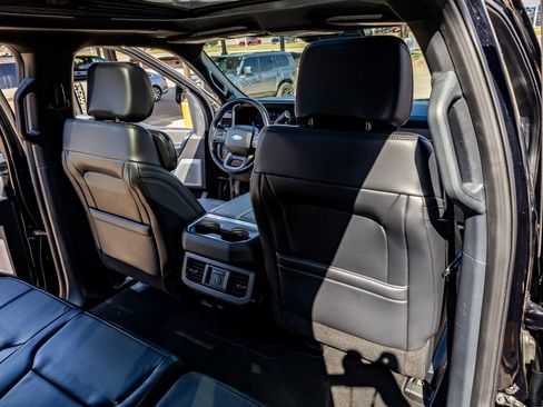 Used 2025 Ford F450 Platinum image 32