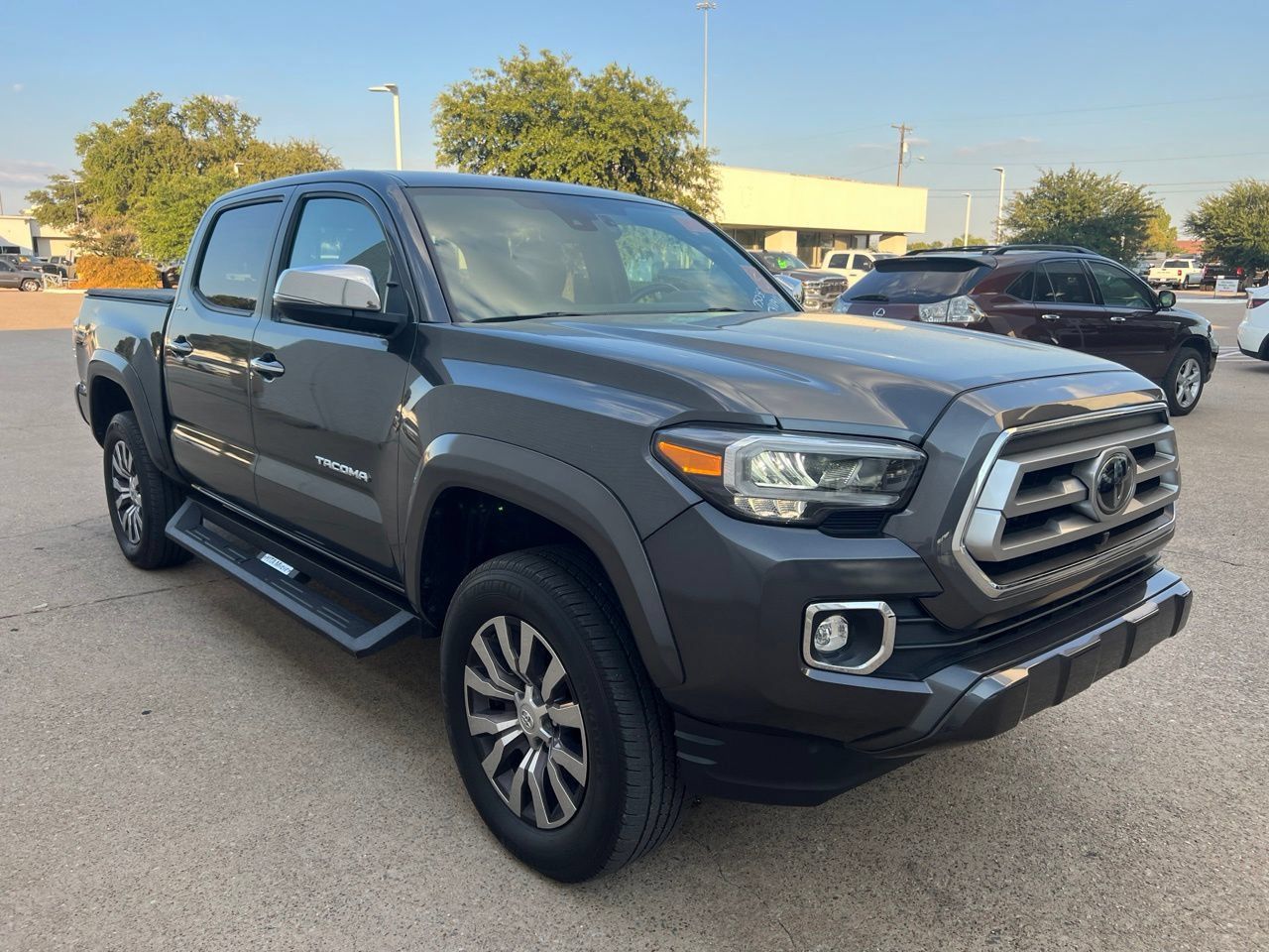 Used 2022 Toyota Tacoma Limited AWD/4WD image 3