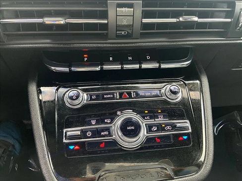 Used 2021 Lincoln Corsair FWD image 24