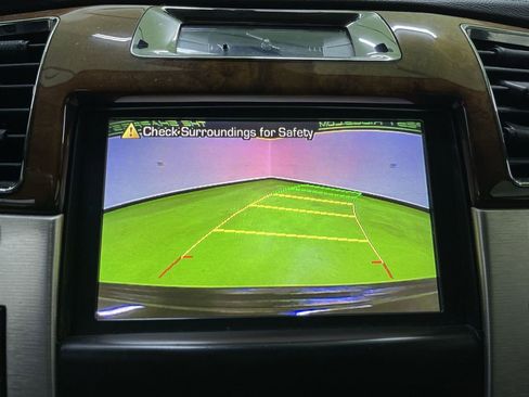 Used 2013 Cadillac Escalade Platinum image 15