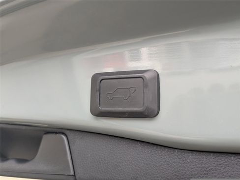 Certified 2022 Toyota RAV4 XLE w/ Convenience Package image 8