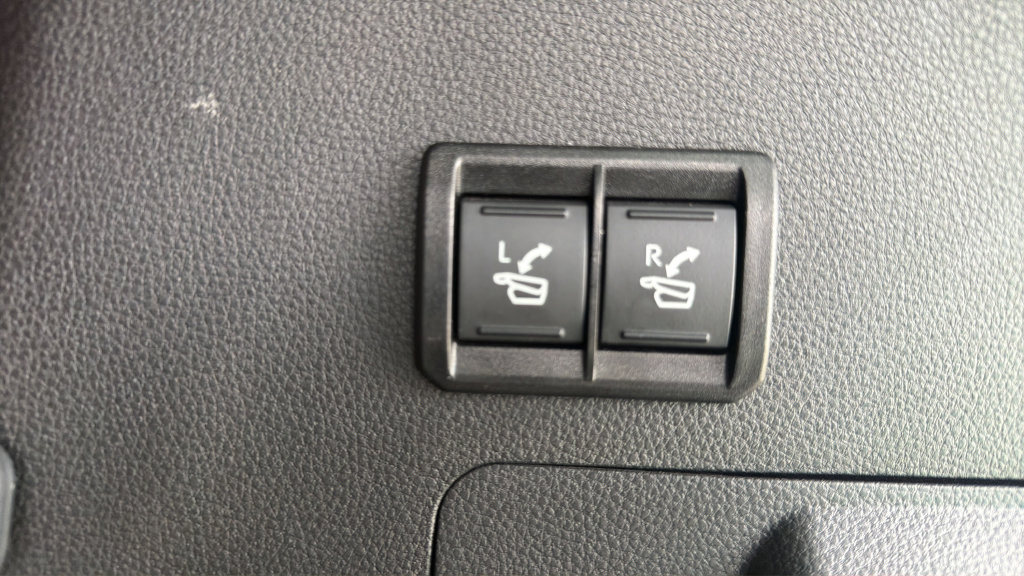 Used 2025 Toyota Sequoia TRD Pro AWD/4WD image 11