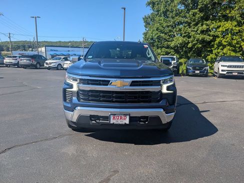 Used 2022 Chevrolet Silverado 1500 LT AWD/4WD image 6