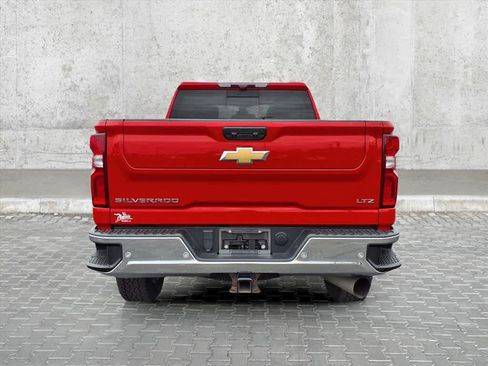 Used 2022 Chevrolet Silverado 2500 LTZ w/ LTZ Premium Package image 10