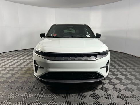 Used 2024 Jeep Wagoneer Launch Edition image 18