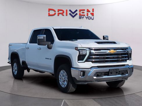 Used 2024 Chevrolet Silverado 2500 LTZ image 7