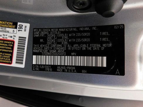 Used 2025 Toyota Sienna XSE image 54