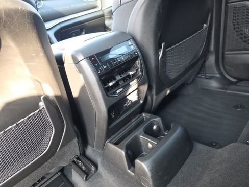 Used 2024 Jeep Grand Cherokee L Limited w/ Luxury Tech Group II image 38