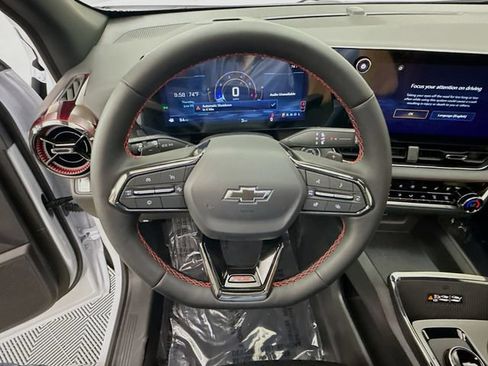 New 2026 Chevrolet Equinox RS w/ Convenience Package III FWD image 13
