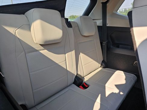 Used 2021 Volkswagen Tiguan SEL w/ 3rd Row Seat Package AWD/4WD image 14