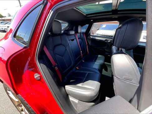 Used 2022 Porsche Macan S AWD/4WD image 29