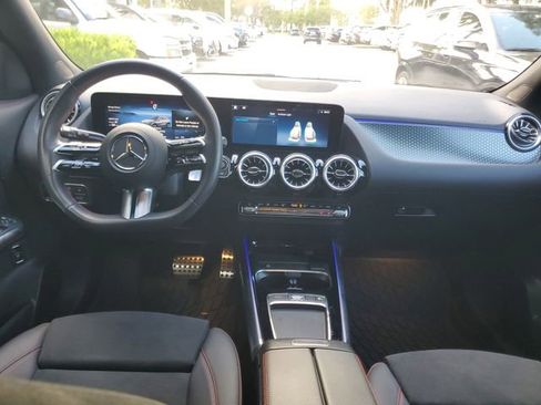 Used 2025 Mercedes-Benz GLA 250 image 13