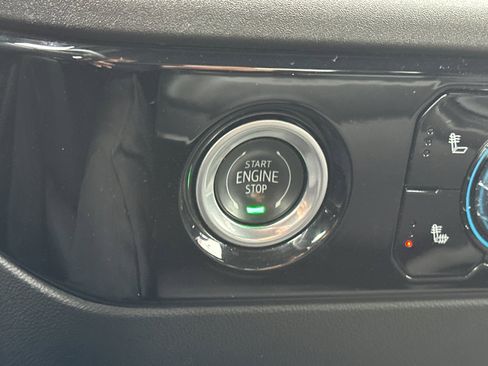 Used 2023 GMC Sierra 1500 Elevation image 28