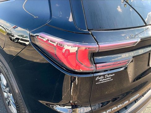 Used 2025 GMC Acadia Elevation AWD/4WD image 29