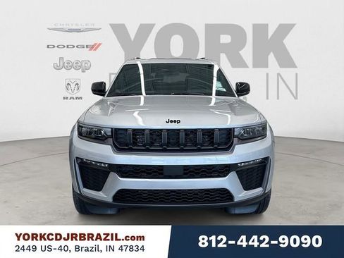 New 2026 Jeep Grand Cherokee L Limited w/ Limited Altitude Package AWD/4WD image 8