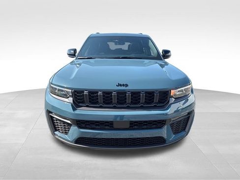 New 2026 Jeep Grand Cherokee Limited w/ Limited Altitude Package AWD/4WD image 8